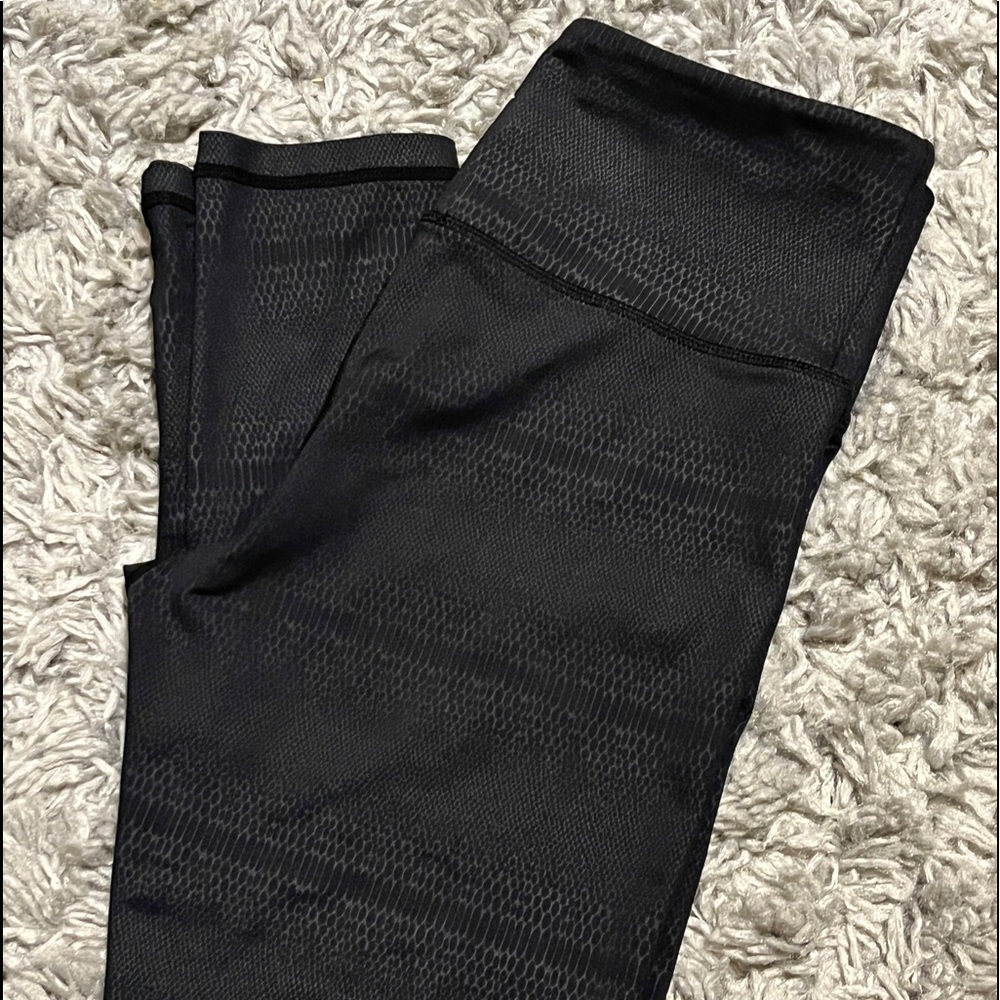 Like New Zyia Light n tight “venom” print.